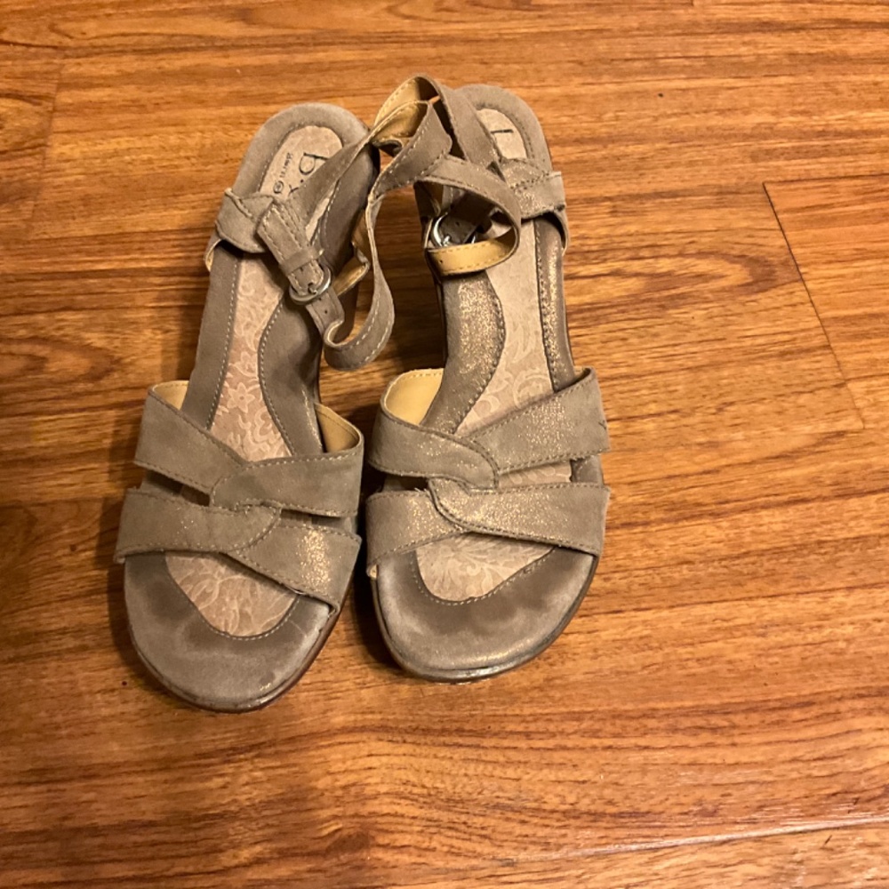 Sandals - Picture 3 of 3